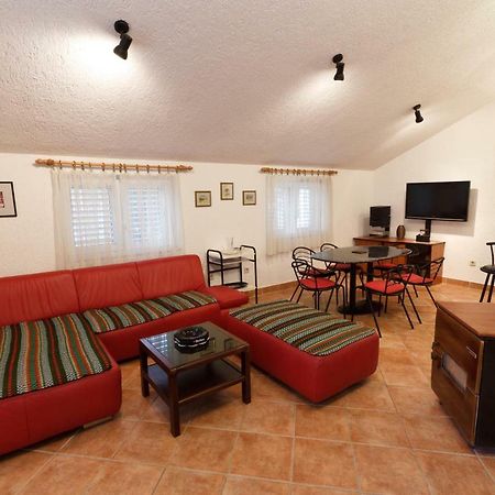 Apartmani Rasan Malinska Exteriör bild